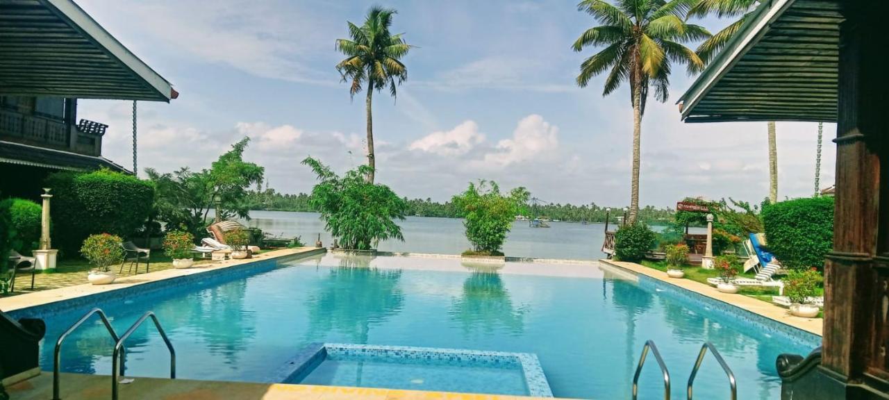 Sea Lagoon Health Resort Kochi Exterior photo